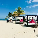 Superior Studio 40 Aquamarina Suites